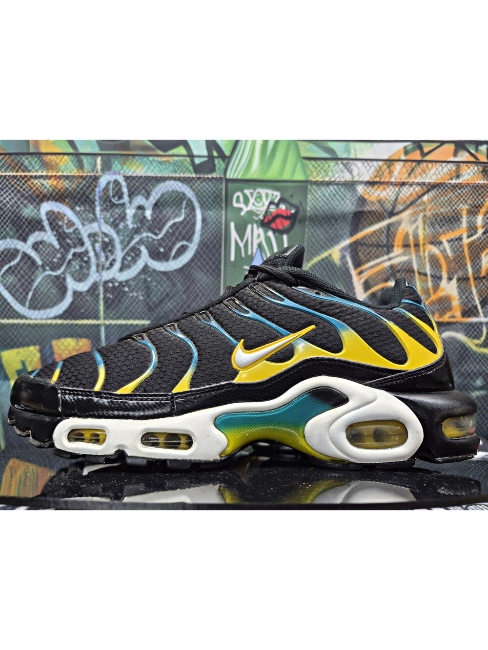 Nike Air Max Plus Black/University Gold/Bright Spruce Mens 10M  DH4776-001 10